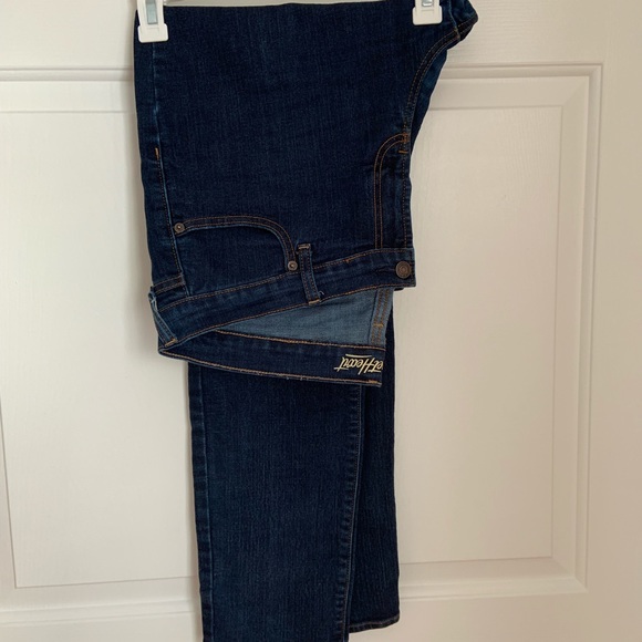 Dark wash bootcut/skinny Old Navy Sweetheart jeans - Picture 2 of 4